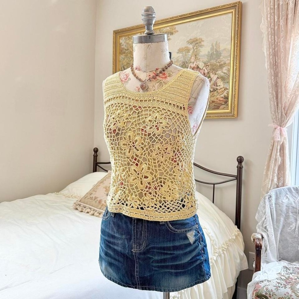 yellow crochet tank  y2k forever 21 pale yellow crochet knit sleeveless tank top